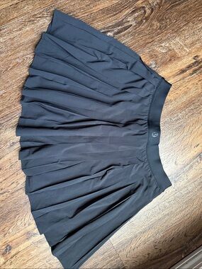 Like new! lululemon athletica Black Pleated Tennis Skirt